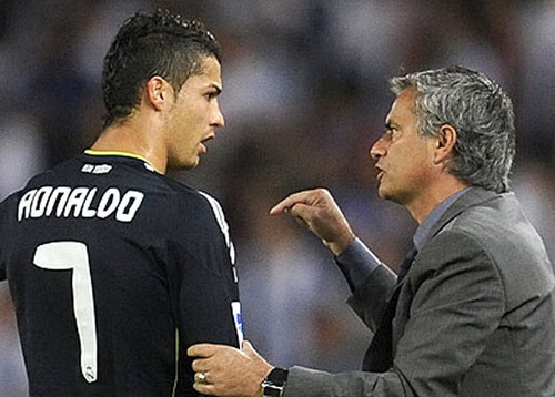 Bernabeu không bình yên: Ronaldo không thèm nói chuyện với Mourinho