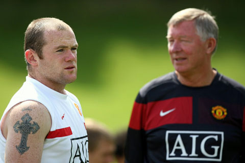 Sir Alex mở đường tống khứ Rooney