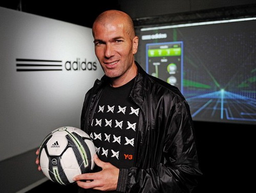 Zidane xúi Bale nổi loạn để đến Real