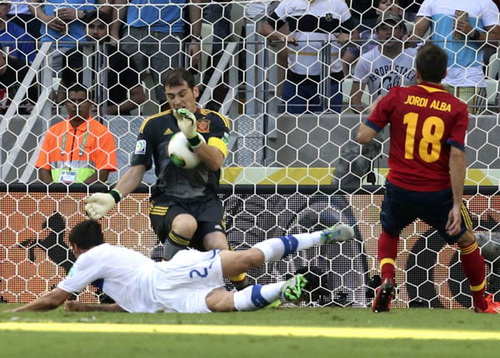 Iker Casillas: Chống mắt mà xem, Mourinho!