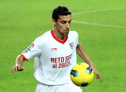 Jesus Navas tới Man City: Con cá lớn đã rời cái ao nhỏ