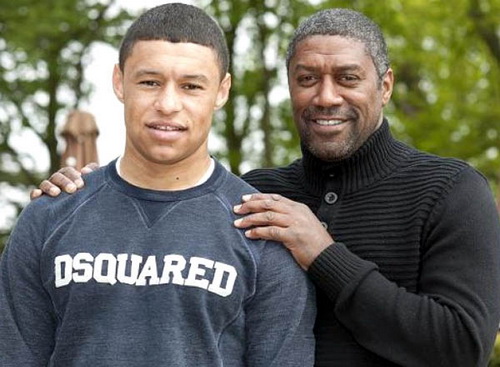 Alex Oxlade-Chamberlain: Con nhà tông