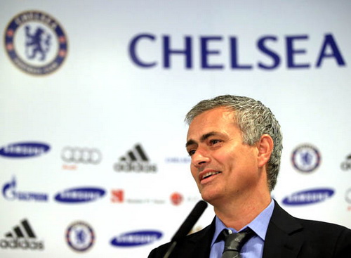 Chelsea: Đừng để Mourinho đánh lừa