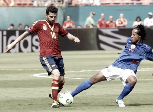 Cesc Fabregas: Muốn có đất sống, phải tự lăng xê!