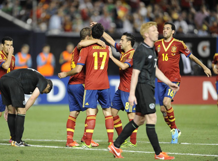 “Kép phụ” tỏa sáng, Tây Ban Nha dễ dàng đánh bại Ailen