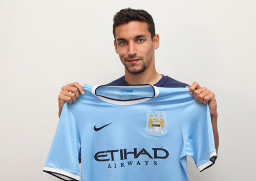 Jesus Navas: Quên nỗi nhớ nhà để chinh phục đỉnh cao