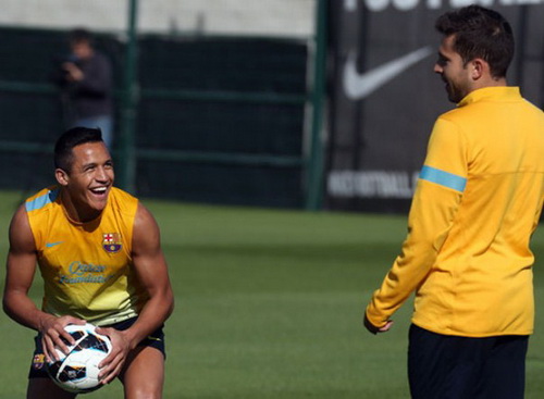 Alexis Sanchez thoát chết sau tai nạn xe hơi