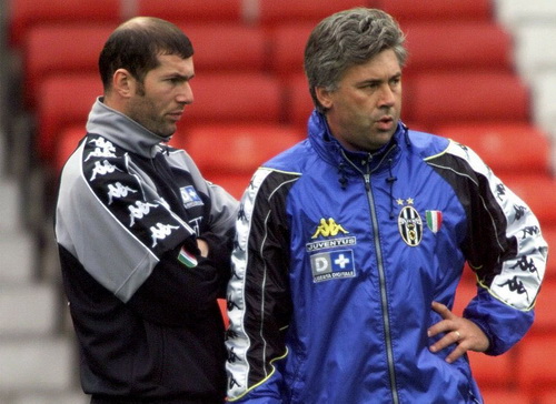 Zidane sợ làm HLV vì không muốn bị... phản bội