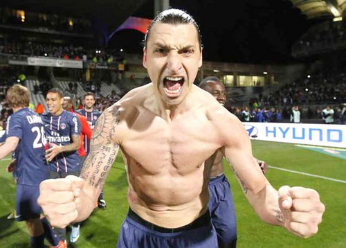 Man City muốn mua Ibrahimovic: Ai mua niềm tin, Ibra bán cho?