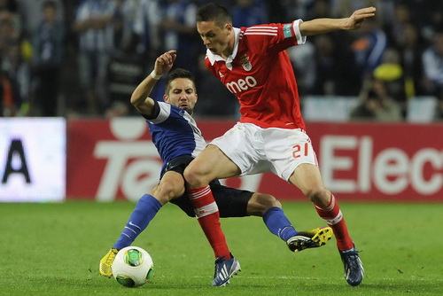 Mourinho và Ancelotti tranh nhau Nemanja Matic