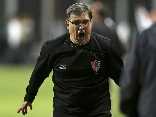 Nhiệm vụ đầu tiên của Martino: Khôi phục khả năng pressing cho Barca