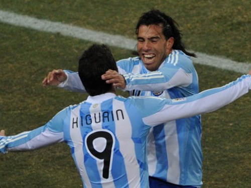 Chiêu mộ Albiol, Reina và Higuain: Napoli sẵn sàng chinh phục Scudetto