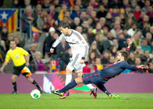 Barca tuyên chiến: “Trọng tài ưu ái Real”