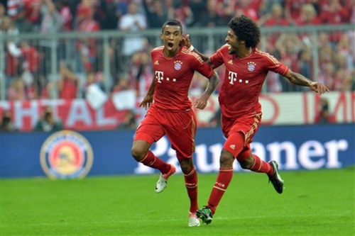 Khó mua Fellaini, Wenger chuyển hướng sang Luiz Gustavo