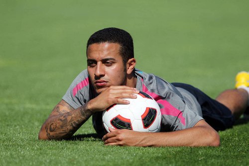 Bản tin Bongda24h chiều 12/7: Man Utd ngày càng rời xa Thiago Alcantara