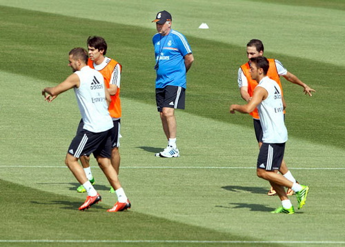 Ancelotti siết chặt kỷ luật, Real tập luyện như trong quân đội!