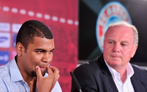 Guardiola cho phép tội phạm Breno ngày tập luyện, tối trở lại nhà tù