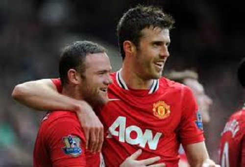 Carrick lên tiếng bảo vệ Rooney