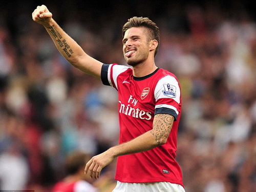 Giroud thích đá cặp với Suarez hơn là Higuain