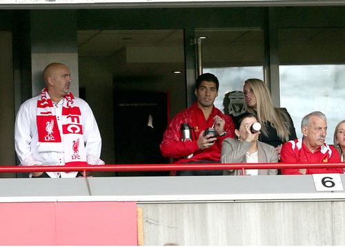 Liverpool: Suarez phải hy sinh cho Sturridge