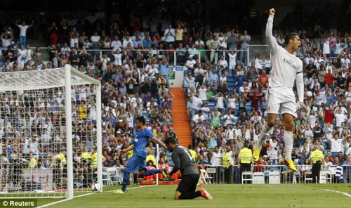 Ronaldo vượt mặt huyền thoại Hugo Sanchez, Real thắng giòn giã người hàng xóm Getafe