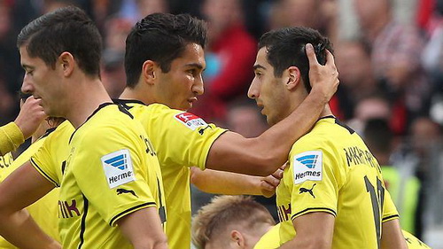 Tân binh đưa Dortmund vượt mặt Bayern