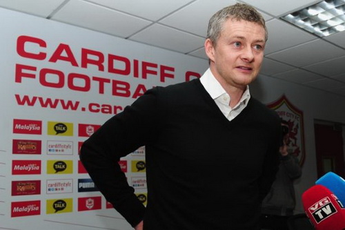 Sir Alex cài cắm Solskjaer vào Cardiff?