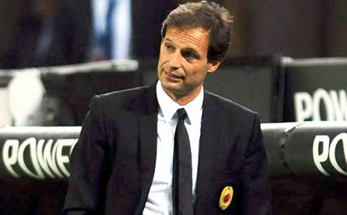 Cựu HLV AC Milan sắp thoát cảnh thất nghiệp