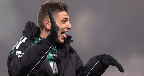 Domenico Berardi hạ sát Milan: Từ Milan, khởi hành đến Brazil