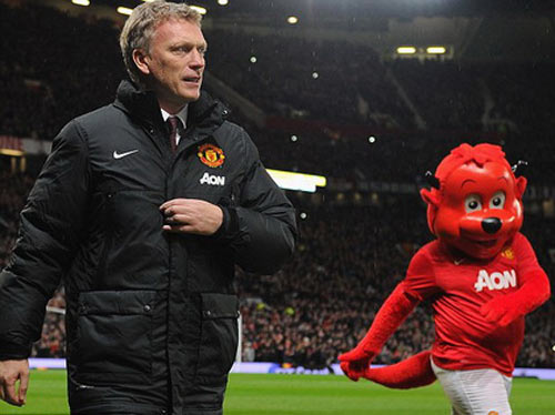 David Moyes trình diễn thất vọng, Manucians nói gì trên mạng xã hội?