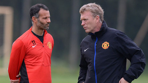 David Moyes thay thế Sir Alex: Cuộc chuyển giao sóng gió