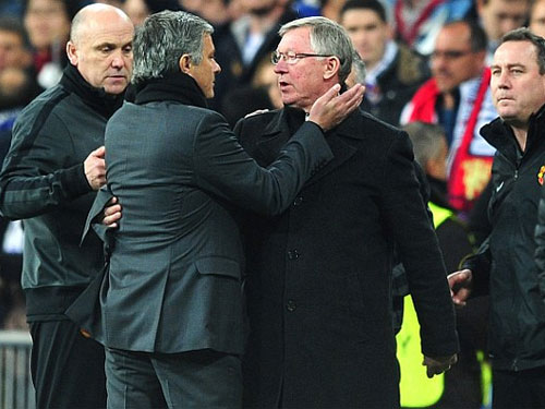 Ai bán đứng Man Utd, truyền tin cho Jose Mourinho?