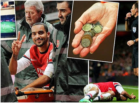 Nếu phạt Walcott, thì FA thật lố bịch!