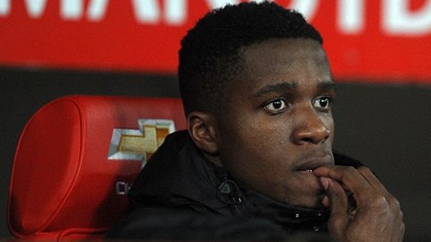 Zaha dự bị cho... đội dự bị của M.U