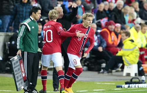 Na Uy trình làng thần đồng 15 tuổi phá kỷ lục dự Euro