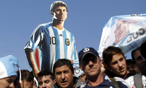 Messi đã có một tuổi thơ khó khăn trước khi trở thành biểu tượng của bóng đá Argentina