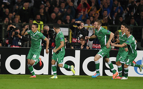 Thắng trận nhọc nhằn, HLV Ancelotti than phiền về hàng thủ