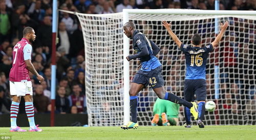 Aston Villa 0-2 Man City: Bản lĩnh nhà ĐKVĐ