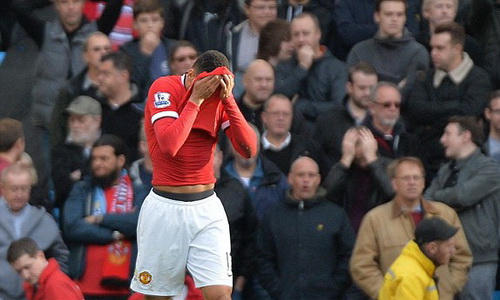 Man City 1-0 Man Utd: Có trọng tài giúp sức, Quỷ đỏ vẫn chết trong thế thiếu người