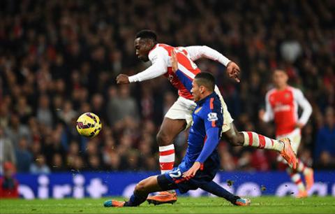 Arsenal: Chỗ đứng của Danny Welbeck bắt đầu lung lay