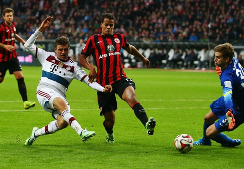 Eintracht Frankfurt 0-4 Bayern Munich: Màn độc diễn của Thomas Muller