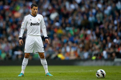 Almeria vs Real Madrid ( 02h45 1312) Cho Ronaldo doi dau sao Thai Lan hinh anh