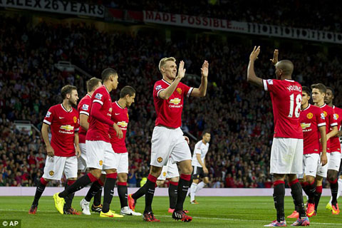 Vấn đề của M.U: Van Gaal cần sớm cải thiện hàng phòng ngự