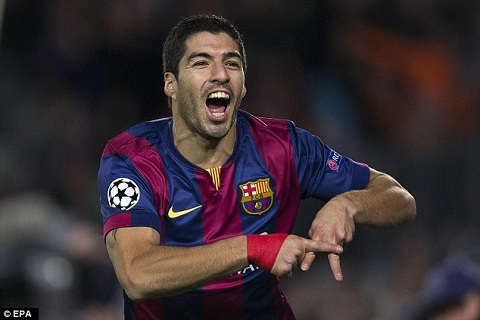 Suarez can nguoi van dat gia nhat nam 2014! hinh anh