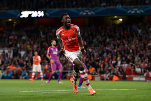 Hàng công Arsenal: Đã đến lúc loại bỏ Welbeck?