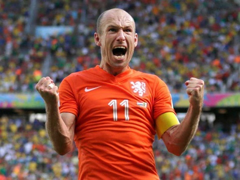 Qua bong vang 2014 Robben xung dang co ten trong Top 3 hinh anh 2