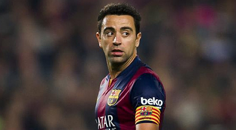 Xavi cân bằng thành tích ra sân với “chúa nhẫn”