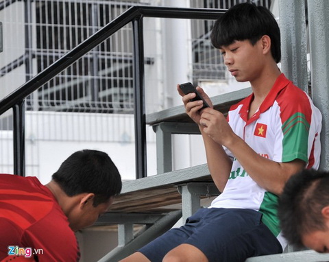Tien dao Cong Phuong U19 xoa vinh vien tai khoan Instagram, Facebook  hinh anh
