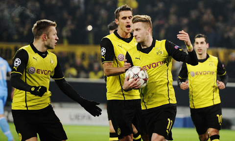 Dortmund thoat khoi vi tri bet bang tai Bundesliga hinh anh 2