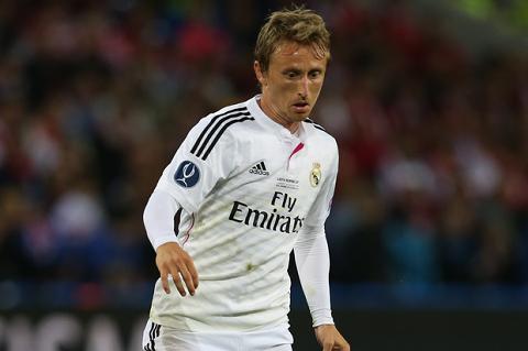 Modric tro lai o vong 18 Champions League hinh anh